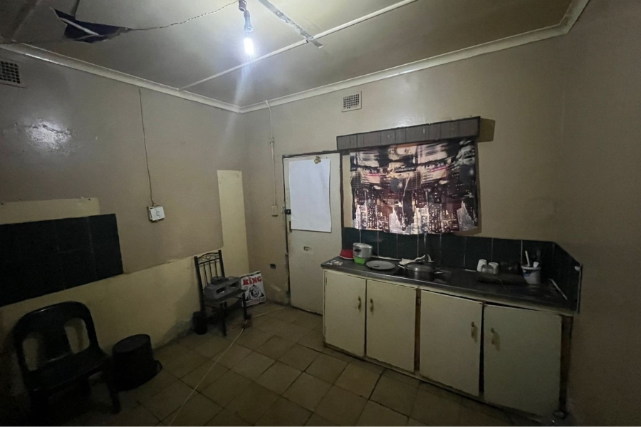 6 Bedroom Property for Sale in Glencoe KwaZulu-Natal