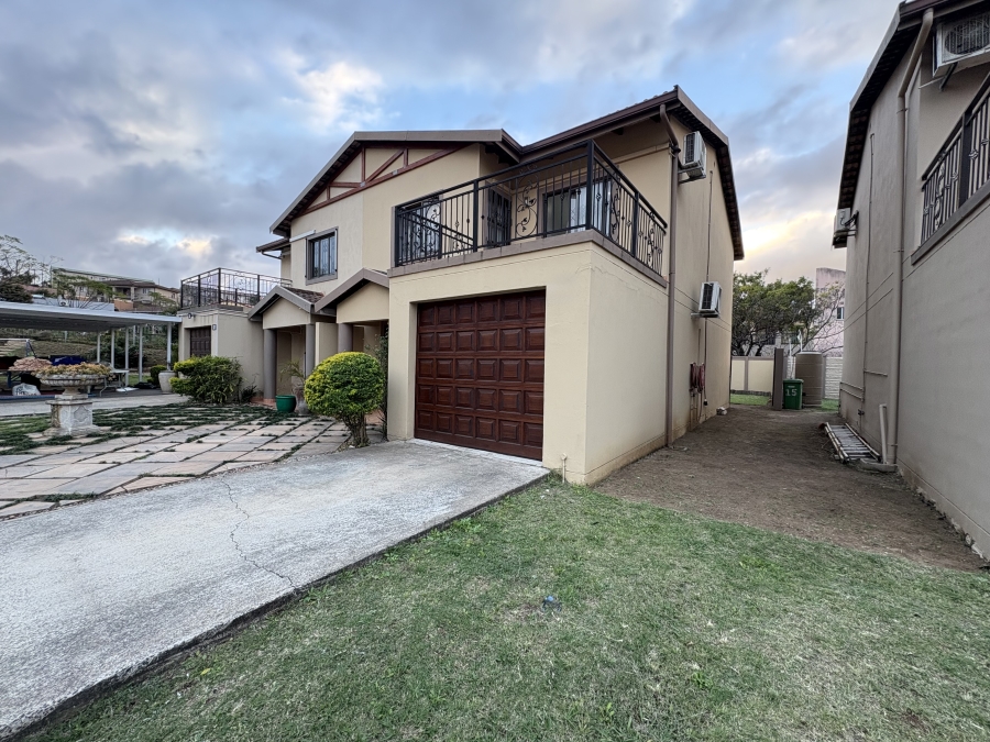 3 Bedroom Property for Sale in Northcroft KwaZulu-Natal