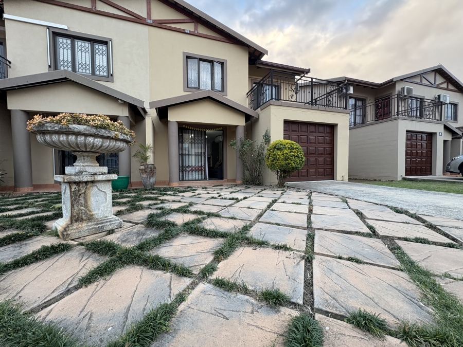 3 Bedroom Property for Sale in Northcroft KwaZulu-Natal
