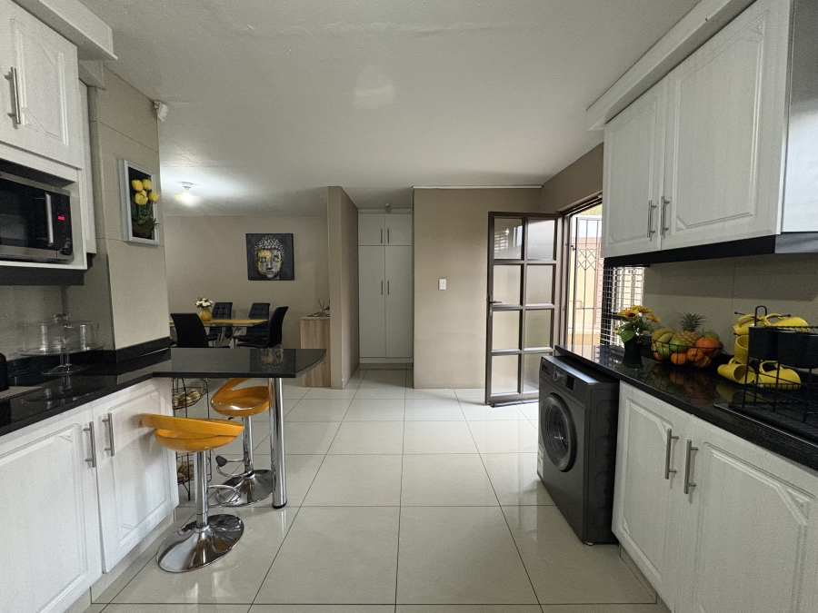 3 Bedroom Property for Sale in Northcroft KwaZulu-Natal