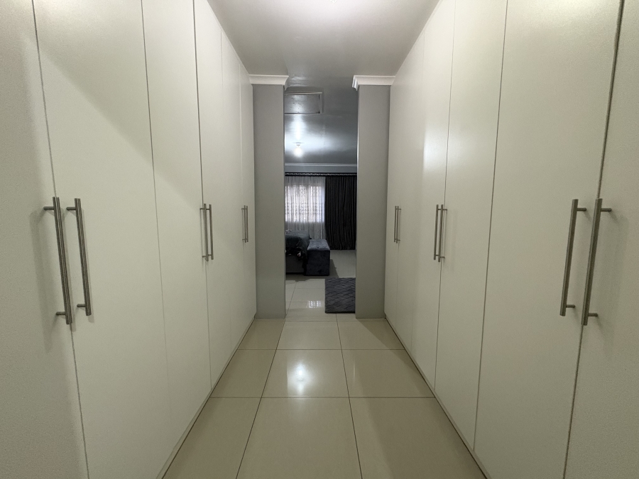 3 Bedroom Property for Sale in Northcroft KwaZulu-Natal