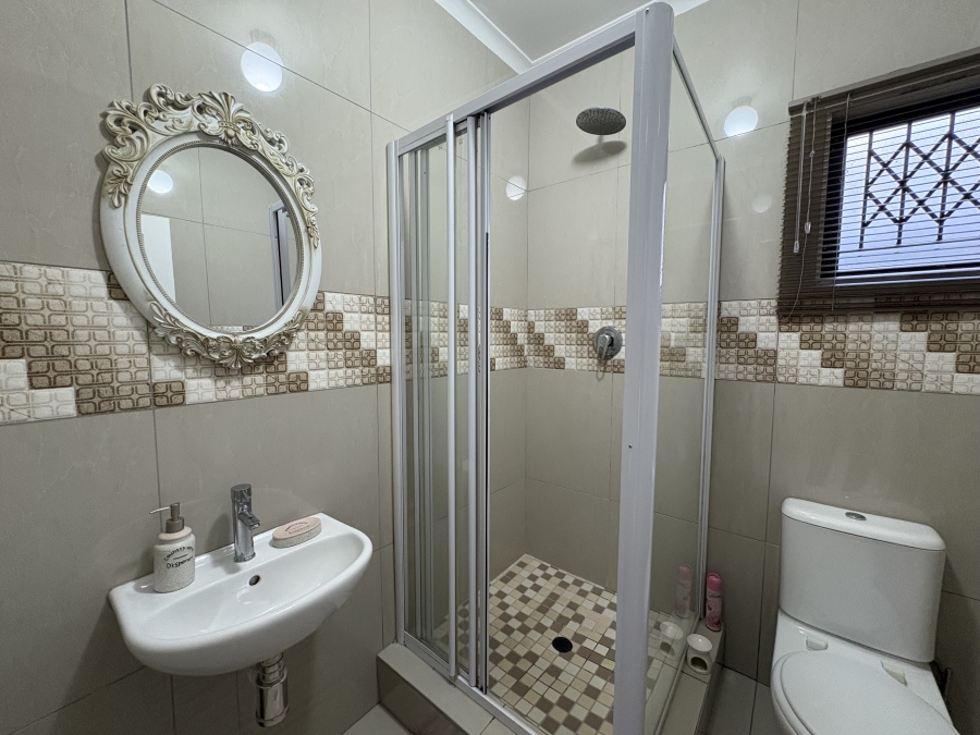 3 Bedroom Property for Sale in Northcroft KwaZulu-Natal