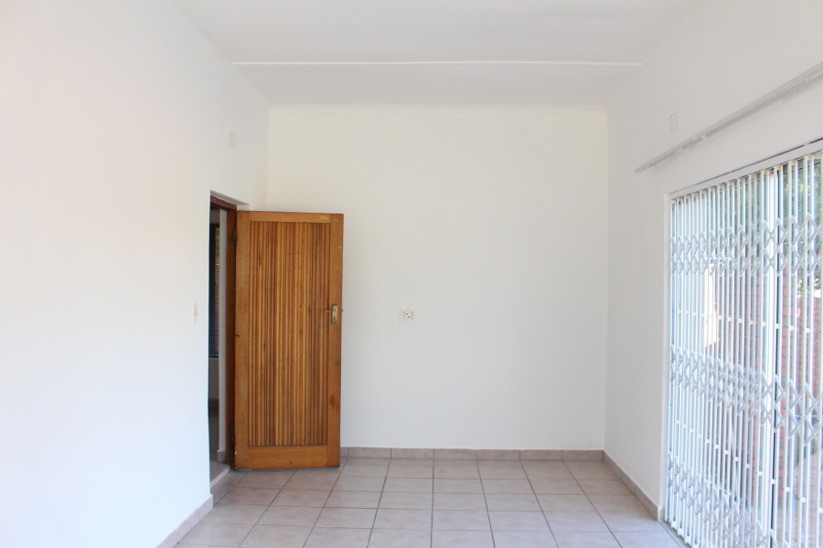 5 Bedroom Property for Sale in Veld En Vlei KwaZulu-Natal