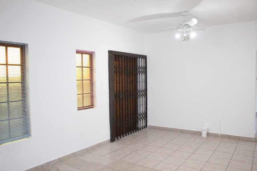 5 Bedroom Property for Sale in Veld En Vlei KwaZulu-Natal