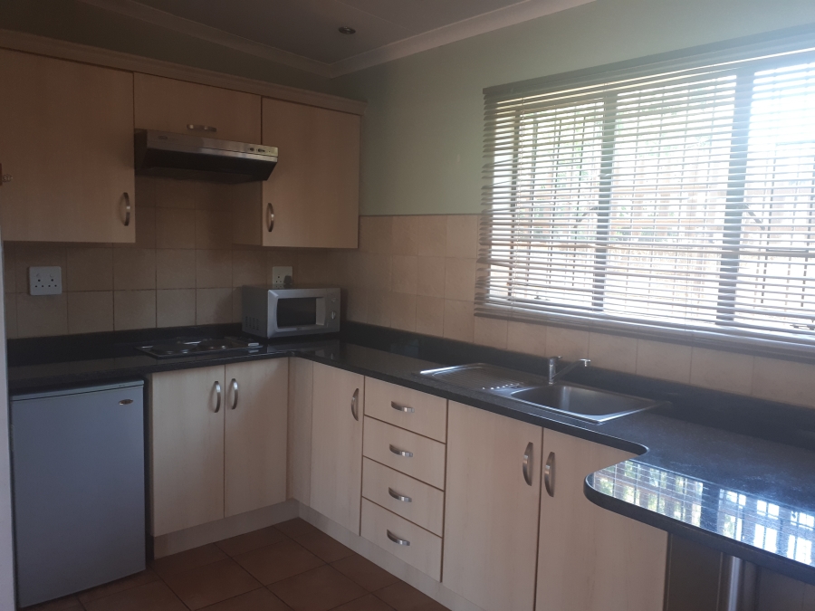To Let 1 Bedroom Property for Rent in Schuinshoogte KwaZulu-Natal