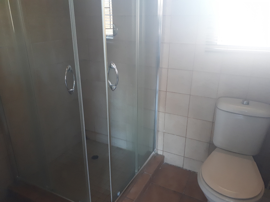 To Let 1 Bedroom Property for Rent in Schuinshoogte KwaZulu-Natal
