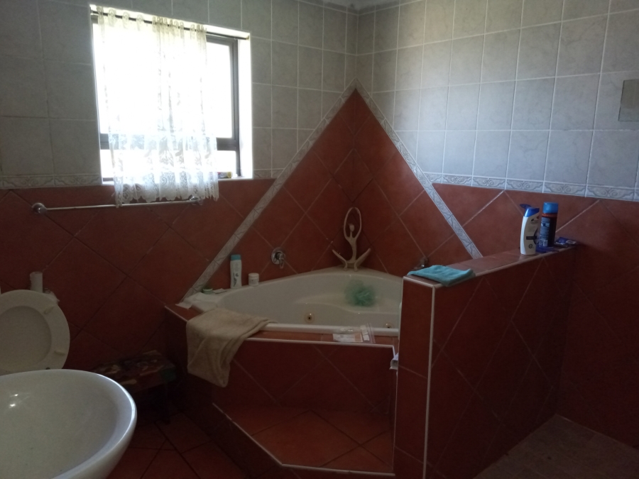 4 Bedroom Property for Sale in Salmon Bay KwaZulu-Natal