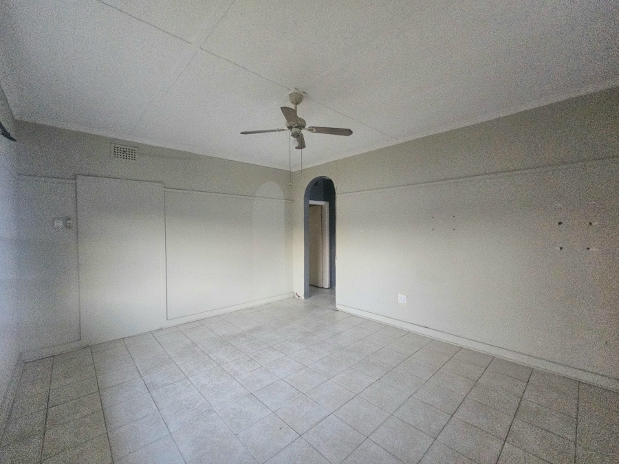 To Let 2 Bedroom Property for Rent in Malvern KwaZulu-Natal