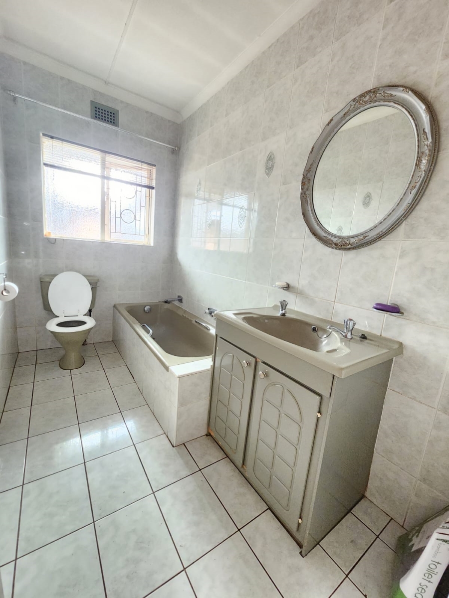 To Let 3 Bedroom Property for Rent in Crestholme KwaZulu-Natal