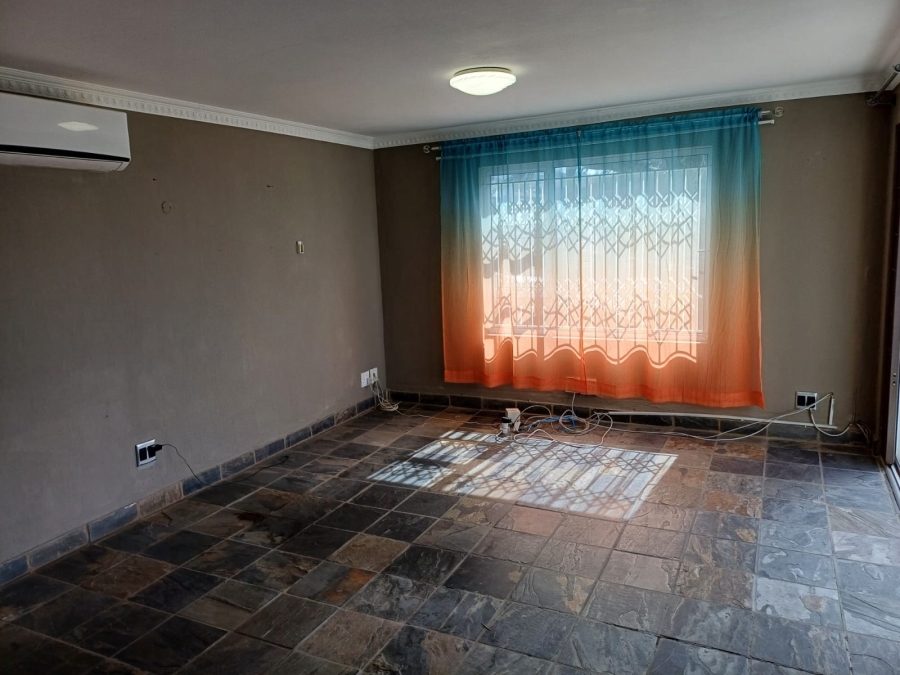 9 Bedroom Property for Sale in Ocean View KwaZulu-Natal