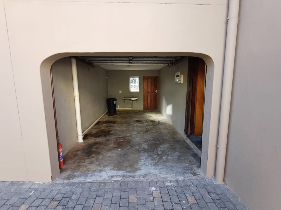 9 Bedroom Property for Sale in Ocean View KwaZulu-Natal