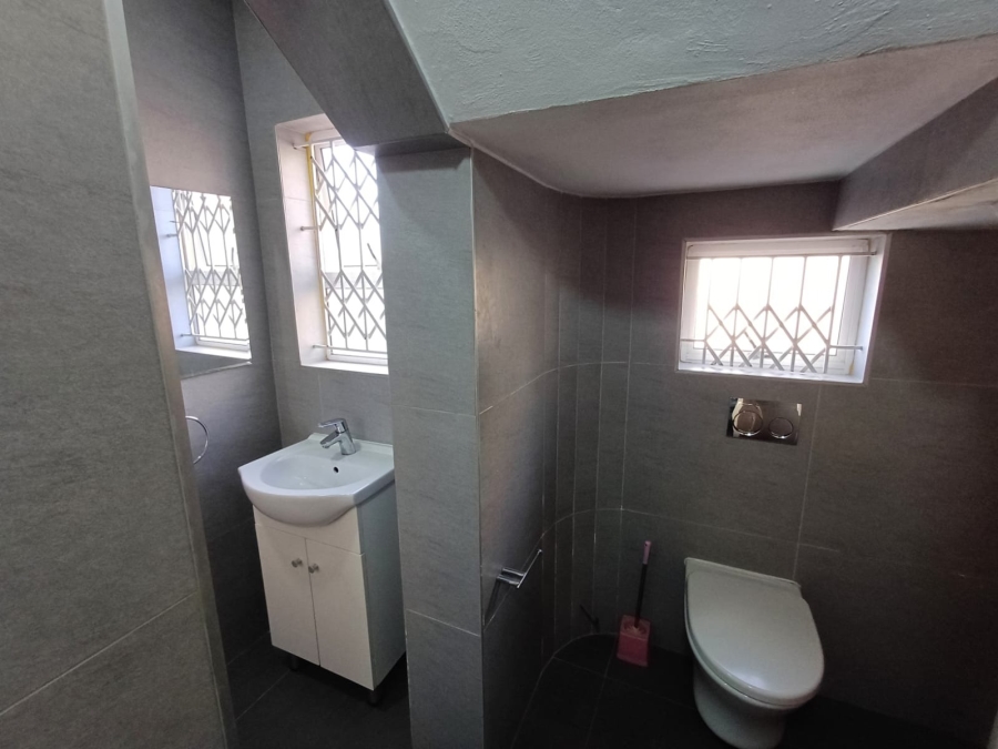 9 Bedroom Property for Sale in Ocean View KwaZulu-Natal