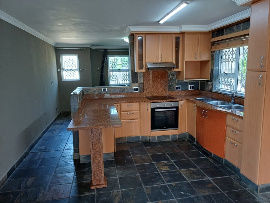 9 Bedroom Property for Sale in Ocean View KwaZulu-Natal