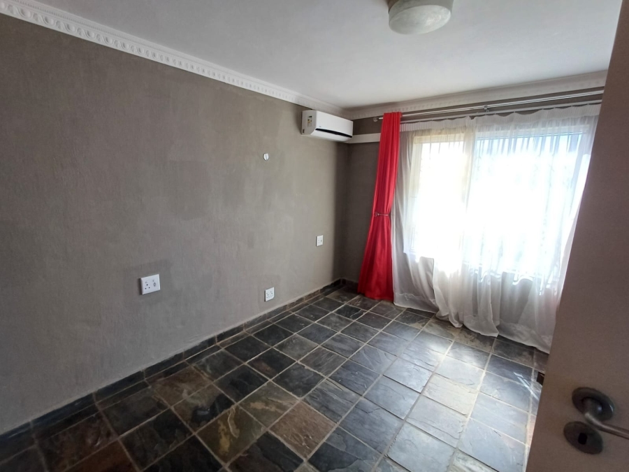 9 Bedroom Property for Sale in Ocean View KwaZulu-Natal