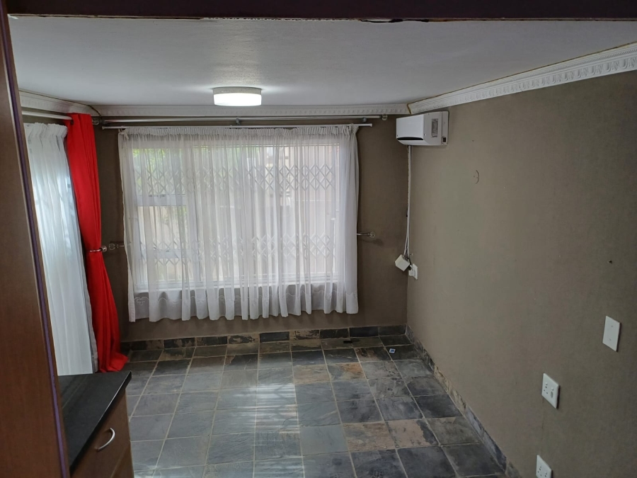 9 Bedroom Property for Sale in Ocean View KwaZulu-Natal