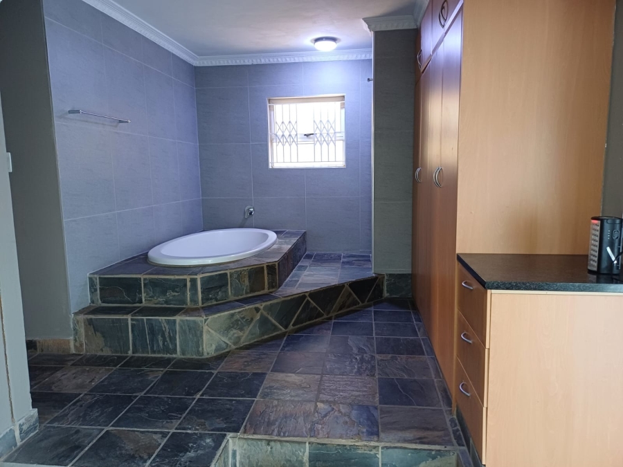 9 Bedroom Property for Sale in Ocean View KwaZulu-Natal