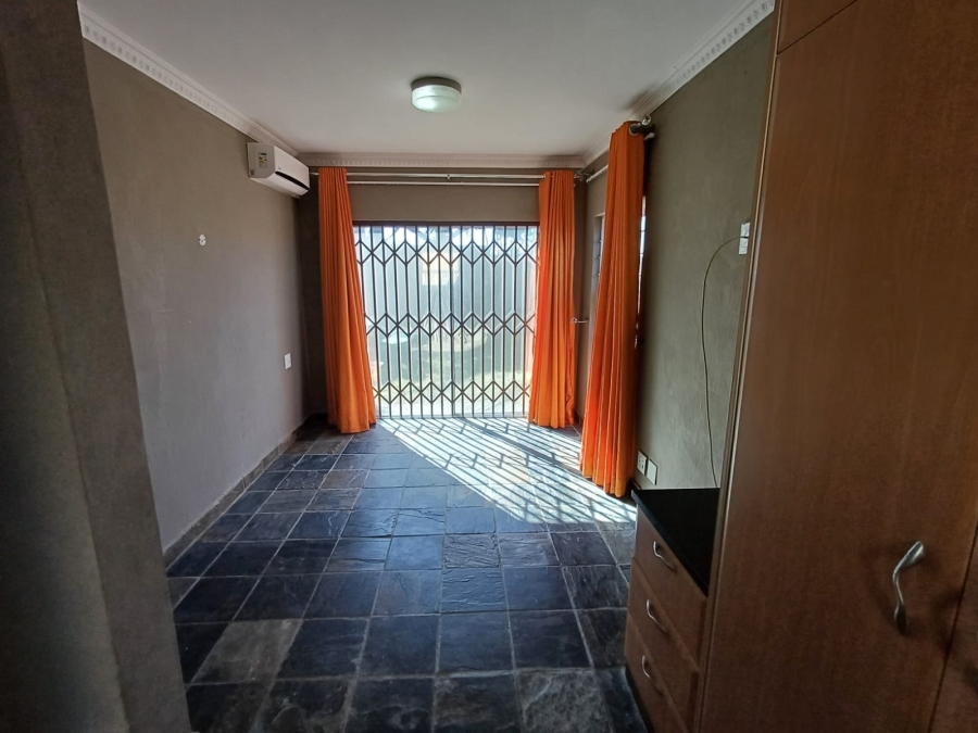 9 Bedroom Property for Sale in Ocean View KwaZulu-Natal