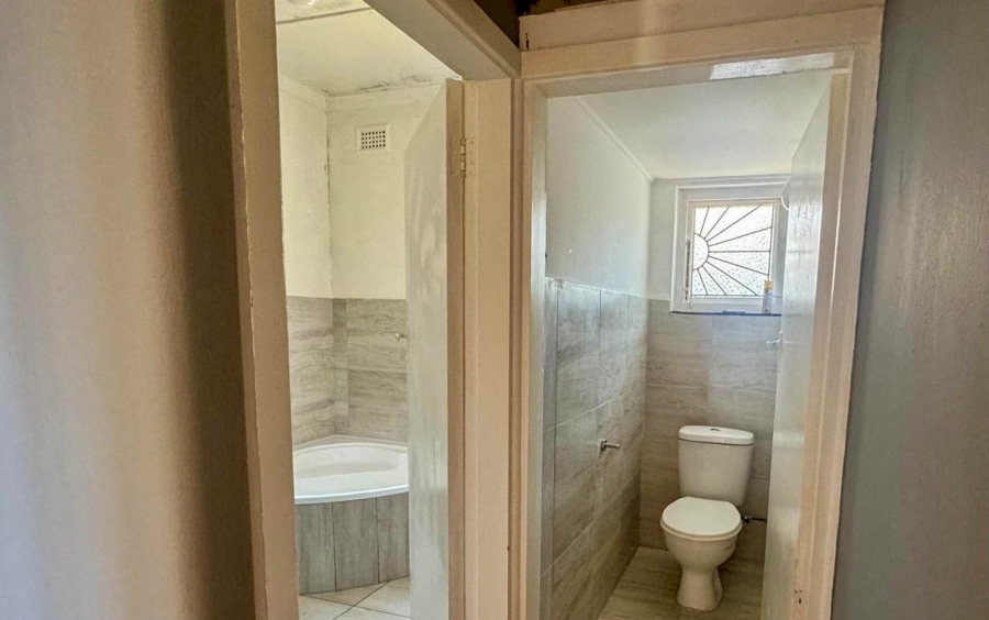 4 Bedroom Property for Sale in Ocean View KwaZulu-Natal
