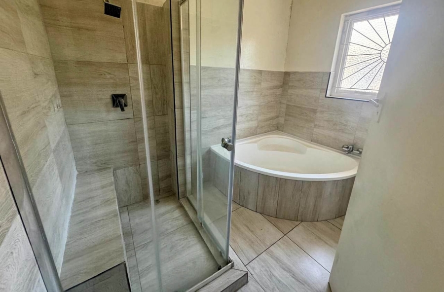 4 Bedroom Property for Sale in Ocean View KwaZulu-Natal