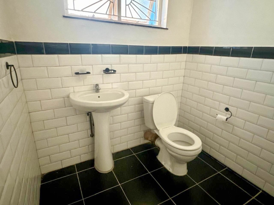 4 Bedroom Property for Sale in Ocean View KwaZulu-Natal