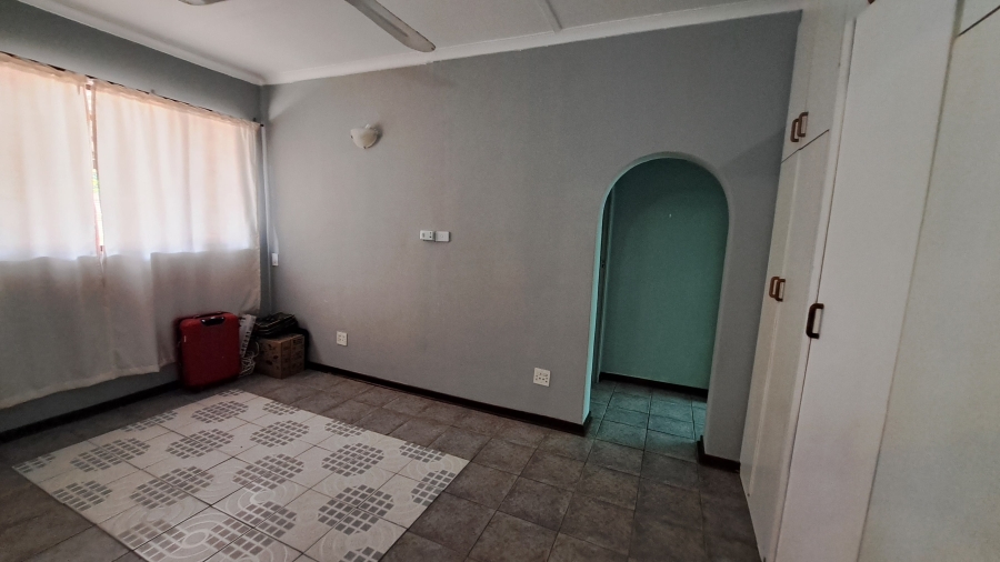 6 Bedroom Property for Sale in Meer En See KwaZulu-Natal