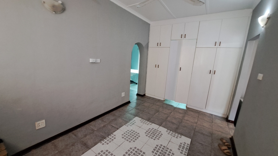 6 Bedroom Property for Sale in Meer En See KwaZulu-Natal