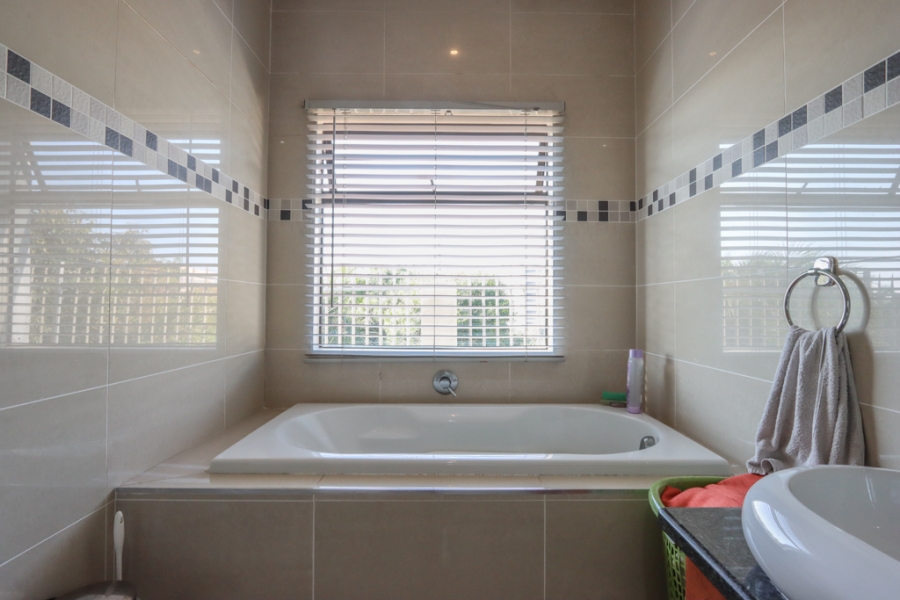 3 Bedroom Property for Sale in Amanzimtoti KwaZulu-Natal