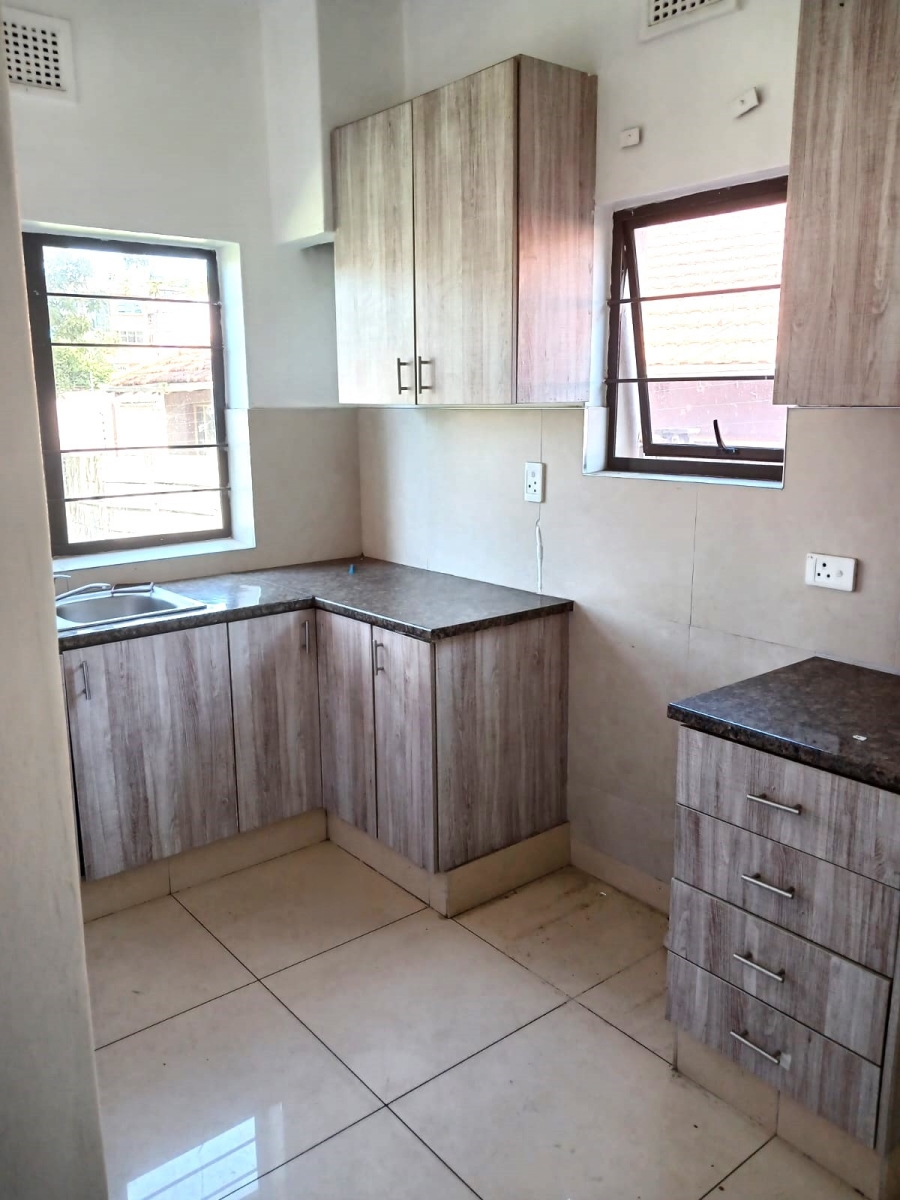 To Let 4 Bedroom Property for Rent in Berea West KwaZulu-Natal