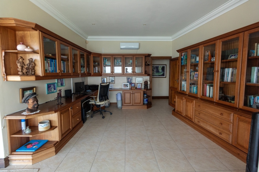 4 Bedroom Property for Sale in Ocean View KwaZulu-Natal