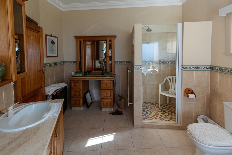 4 Bedroom Property for Sale in Ocean View KwaZulu-Natal