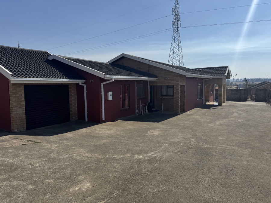 4 Bedroom Property for Sale in Mpophomeni KwaZulu-Natal