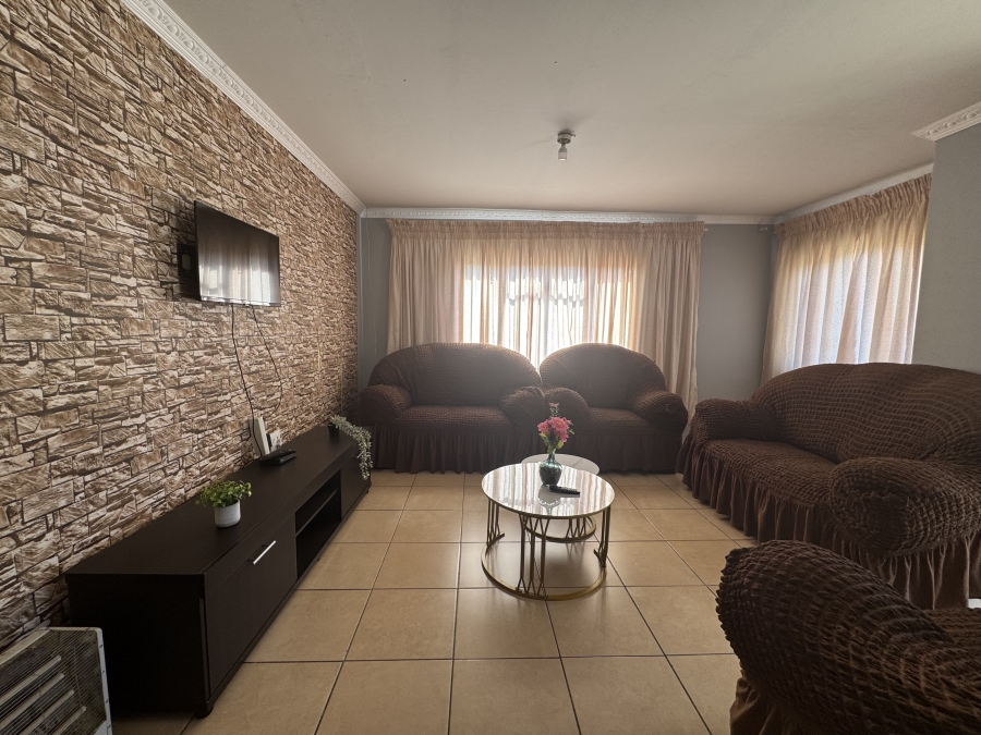4 Bedroom Property for Sale in Mpophomeni KwaZulu-Natal