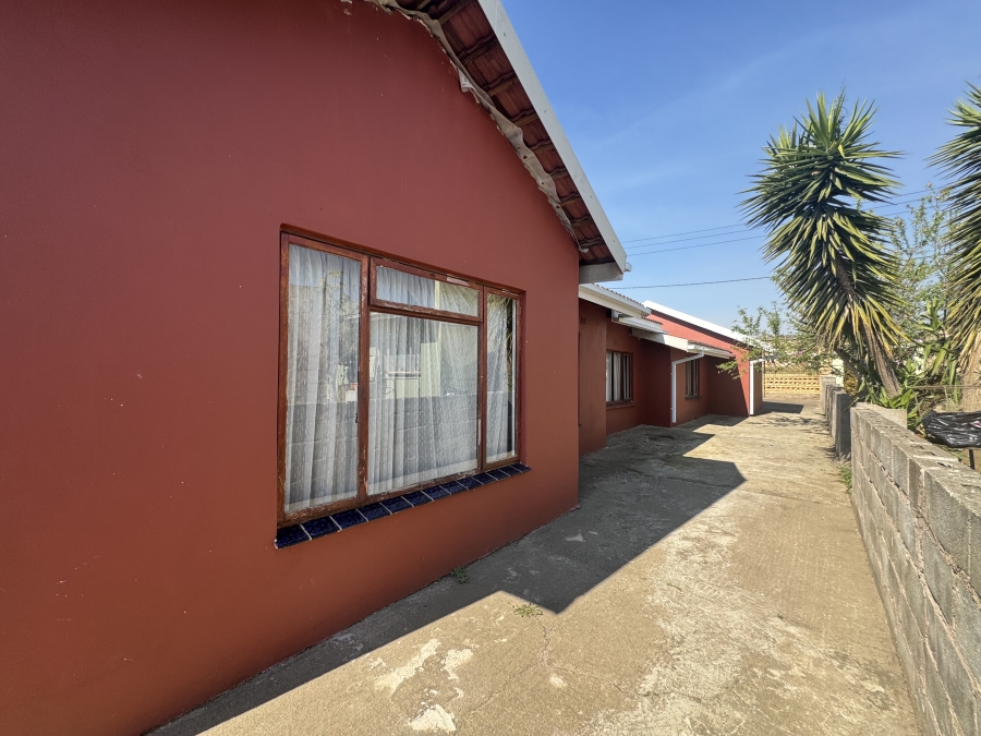 4 Bedroom Property for Sale in Mpophomeni KwaZulu-Natal