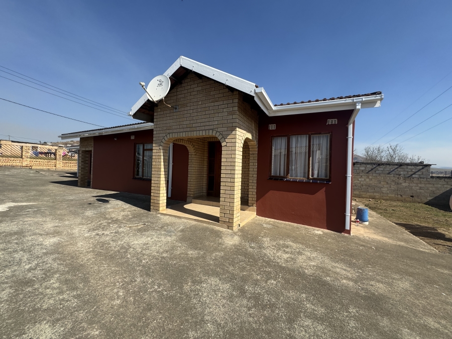 4 Bedroom Property for Sale in Mpophomeni KwaZulu-Natal