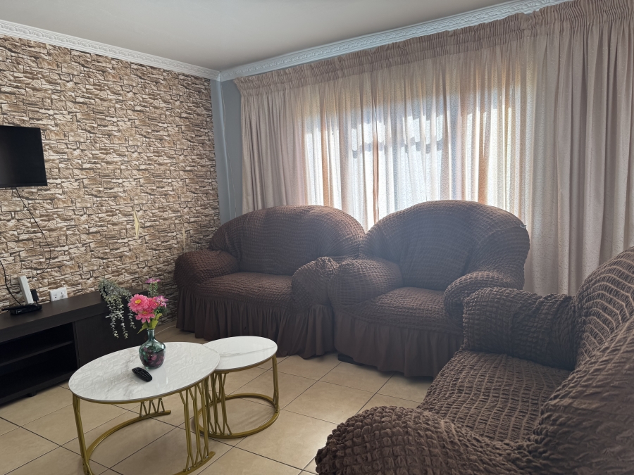 4 Bedroom Property for Sale in Mpophomeni KwaZulu-Natal