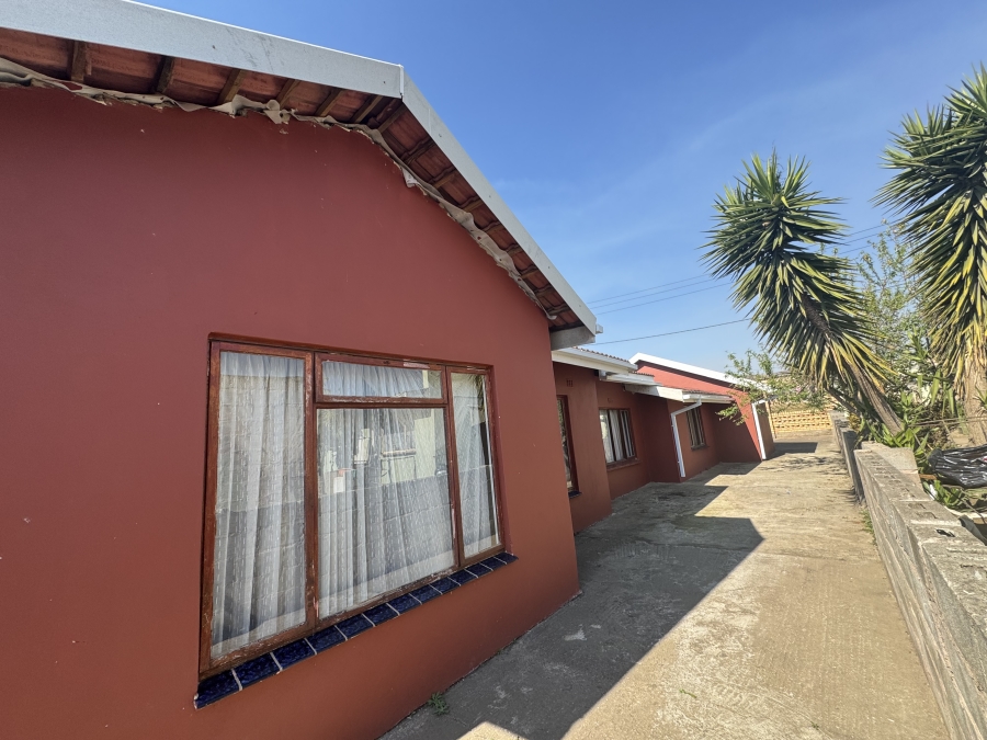 4 Bedroom Property for Sale in Mpophomeni KwaZulu-Natal