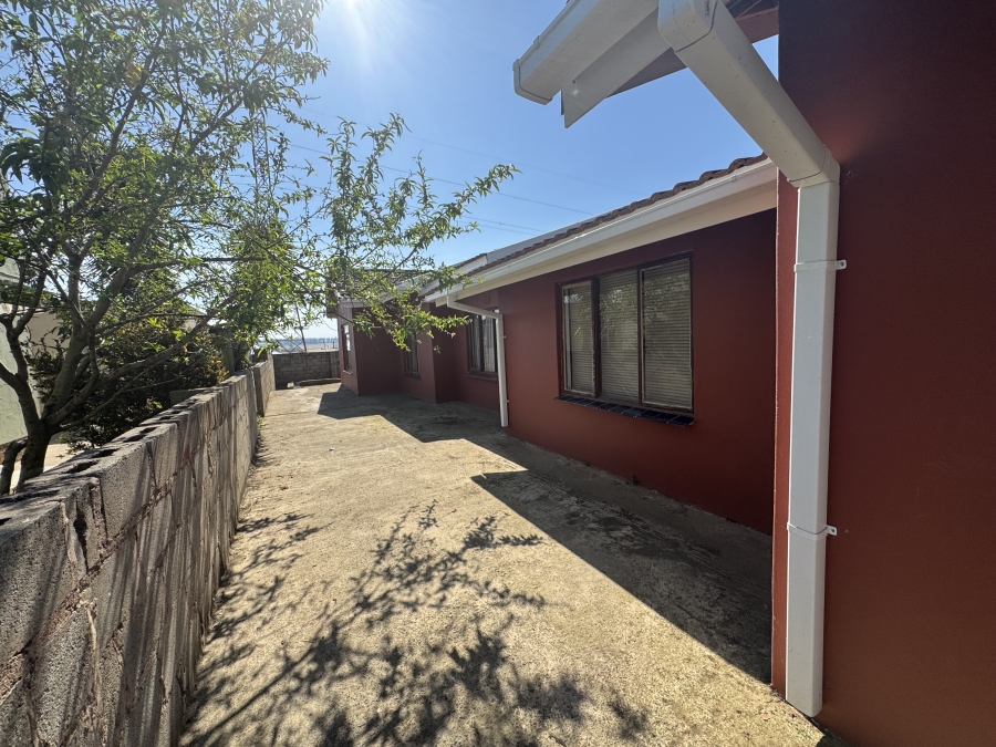 4 Bedroom Property for Sale in Mpophomeni KwaZulu-Natal