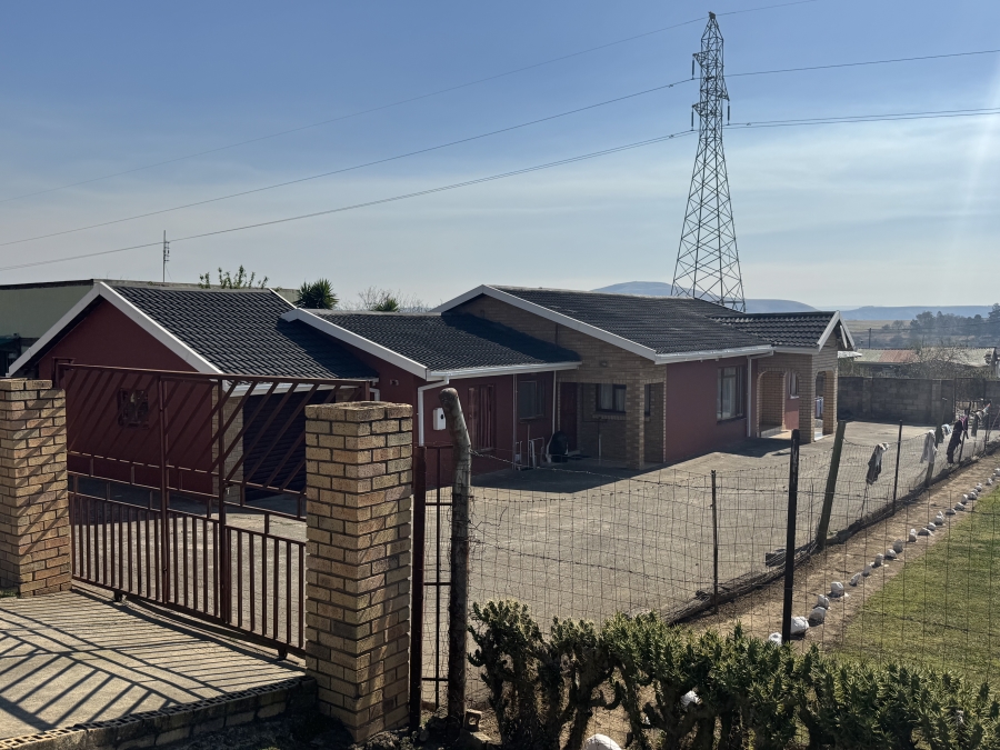4 Bedroom Property for Sale in Mpophomeni KwaZulu-Natal