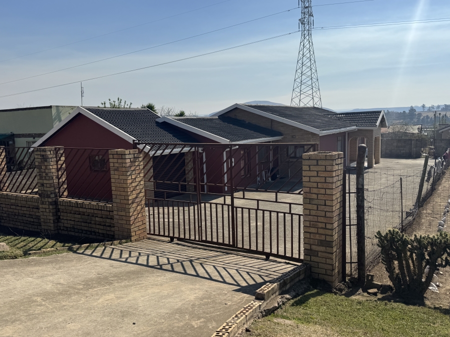 4 Bedroom Property for Sale in Mpophomeni KwaZulu-Natal