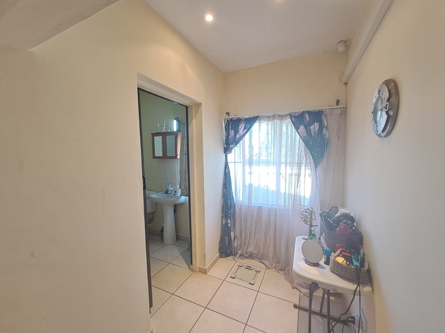 2 Bedroom Property for Sale in Windermere KwaZulu-Natal