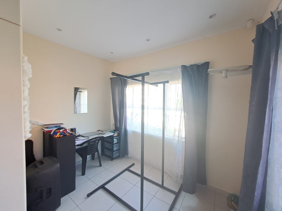 2 Bedroom Property for Sale in Windermere KwaZulu-Natal