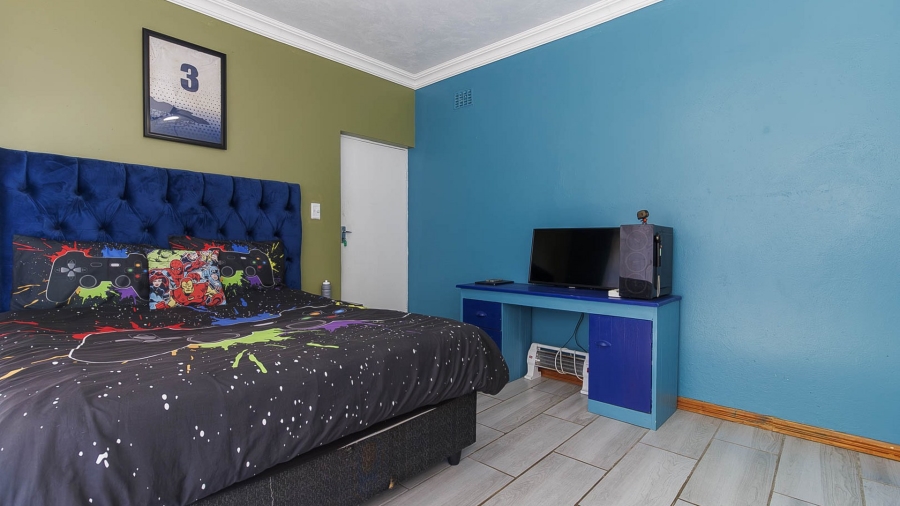 7 Bedroom Property for Sale in Winston Park KwaZulu-Natal