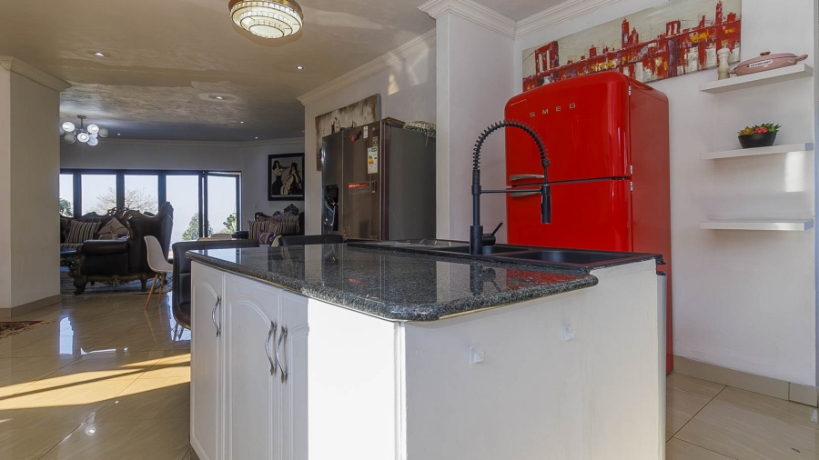 7 Bedroom Property for Sale in Winston Park KwaZulu-Natal
