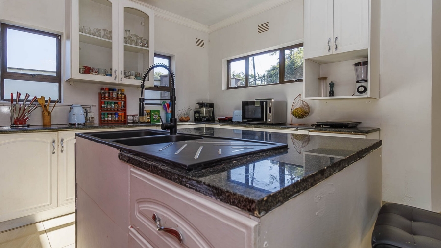 7 Bedroom Property for Sale in Winston Park KwaZulu-Natal