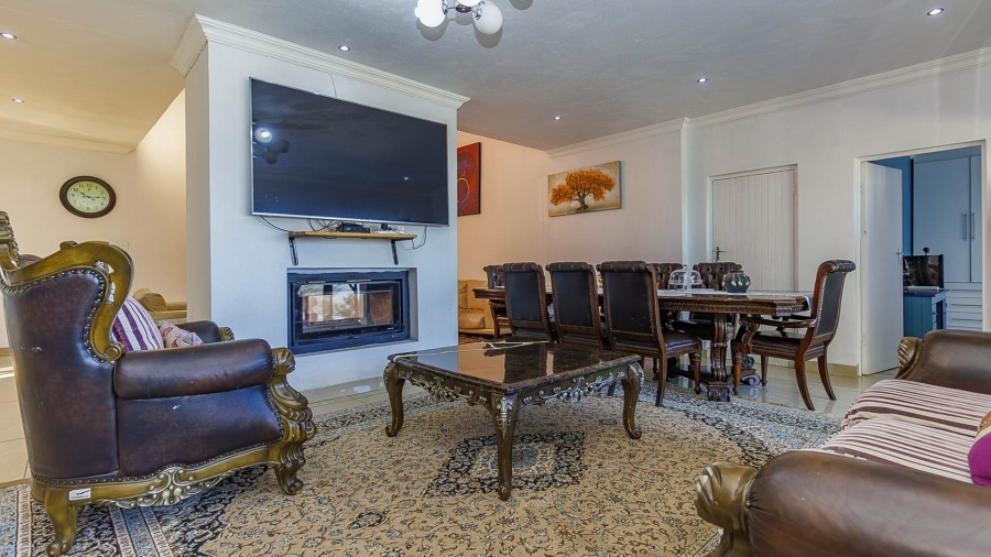 7 Bedroom Property for Sale in Winston Park KwaZulu-Natal