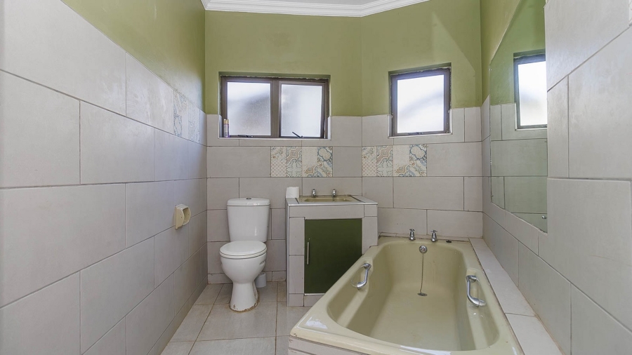 7 Bedroom Property for Sale in Winston Park KwaZulu-Natal