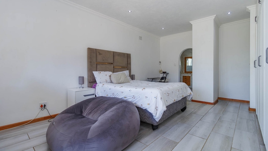 7 Bedroom Property for Sale in Winston Park KwaZulu-Natal