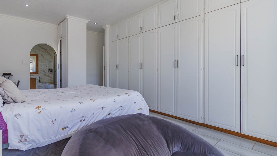 7 Bedroom Property for Sale in Winston Park KwaZulu-Natal