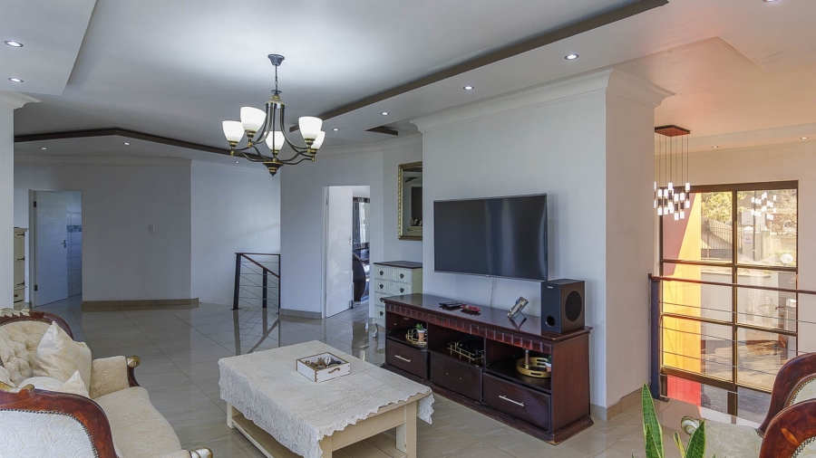 7 Bedroom Property for Sale in Winston Park KwaZulu-Natal