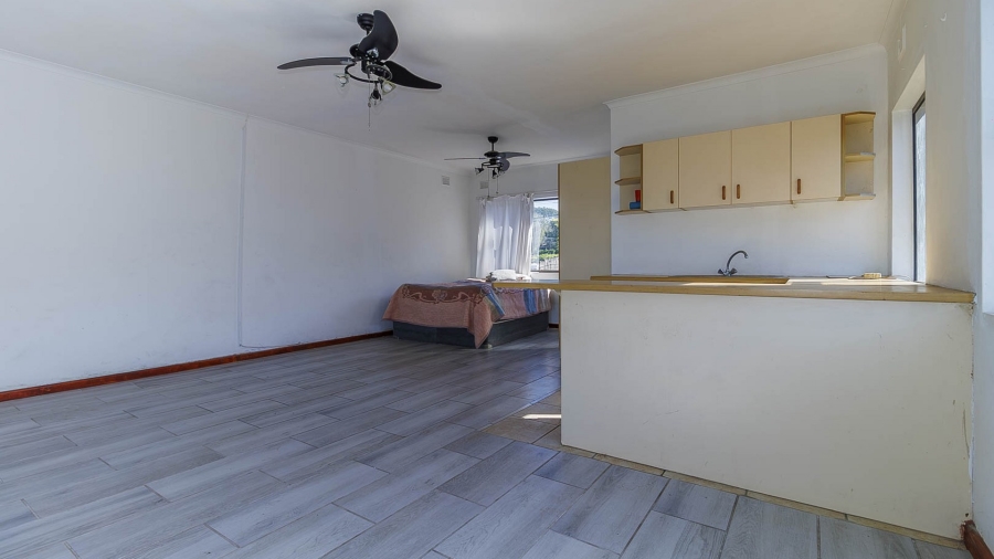 7 Bedroom Property for Sale in Winston Park KwaZulu-Natal